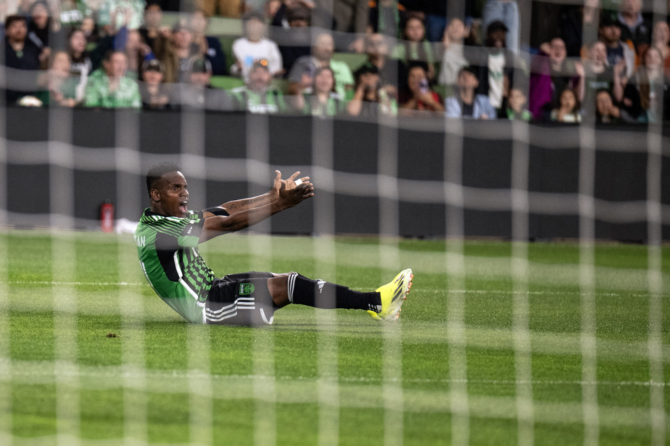 Austin FC muestra la puerta de salida al colombiano Jáder Obrian