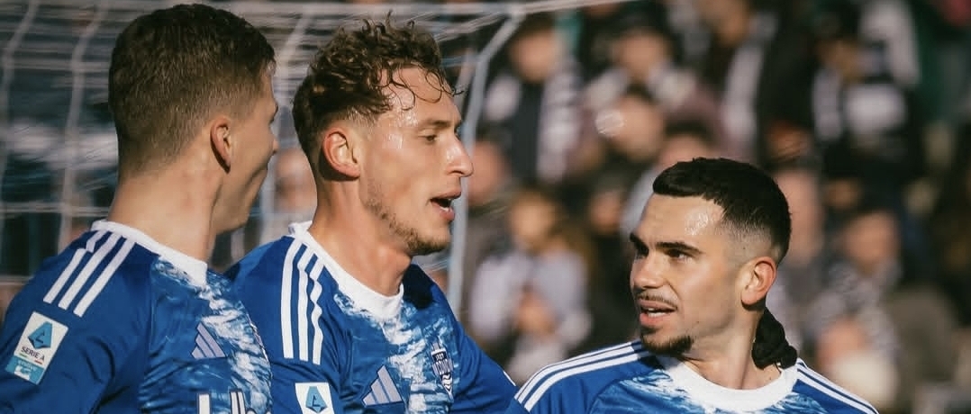 Argentino Perrone, titular en la victoria del Como