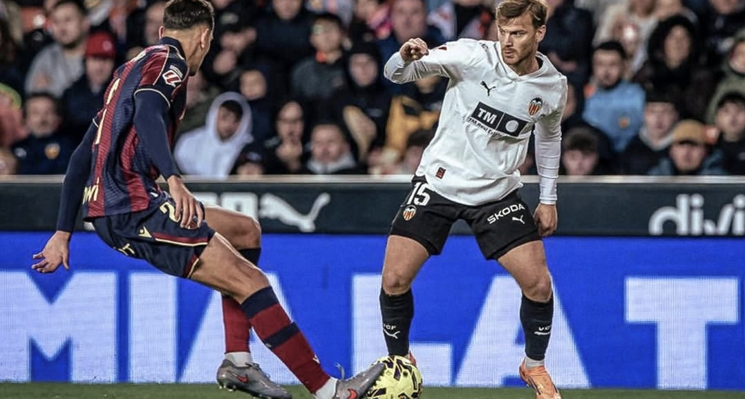 El Valencia del argentino Lucas Beltrán se pone en zona peligrosa