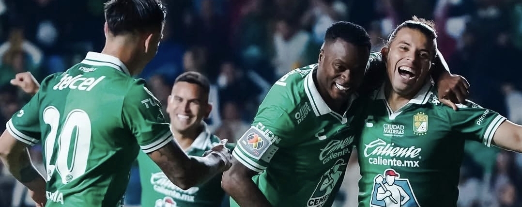 León arranca superando a Cruz Azul, el panameño Díaz marca el ritmo anotador