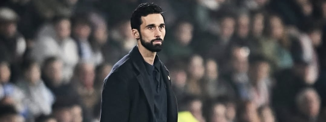 DT español Arbeloa defiende a «Vini» y expresa que dará más títulos al club