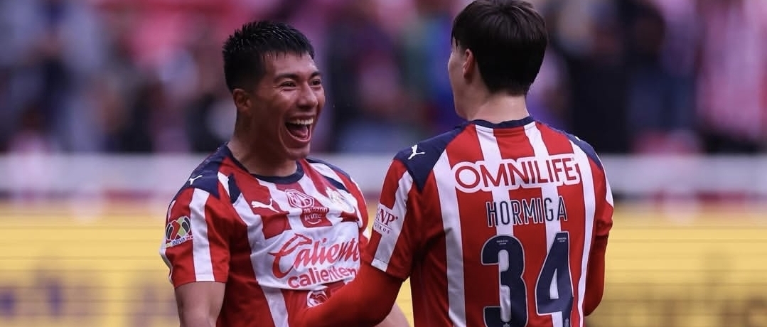 Las Chivas dirigidas por el argentino Gabriel Milito ganan y lideran en México