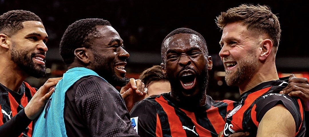 Ecuatoriano Pervis Estupiñán, dueño del carril izquierdo del Milán en triunfo sobre Lecce para subir al segundo puesto