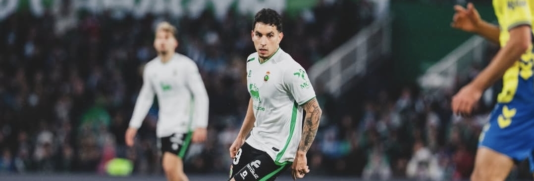 Con el colombiano Gustavo Puerta al mando en la medular, Racing de Santander es líder único de Liga Hipermotion