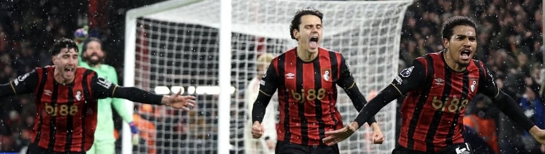 Argentino Senesi manda en la zaga del Bornemouth para vencer a los Wolves