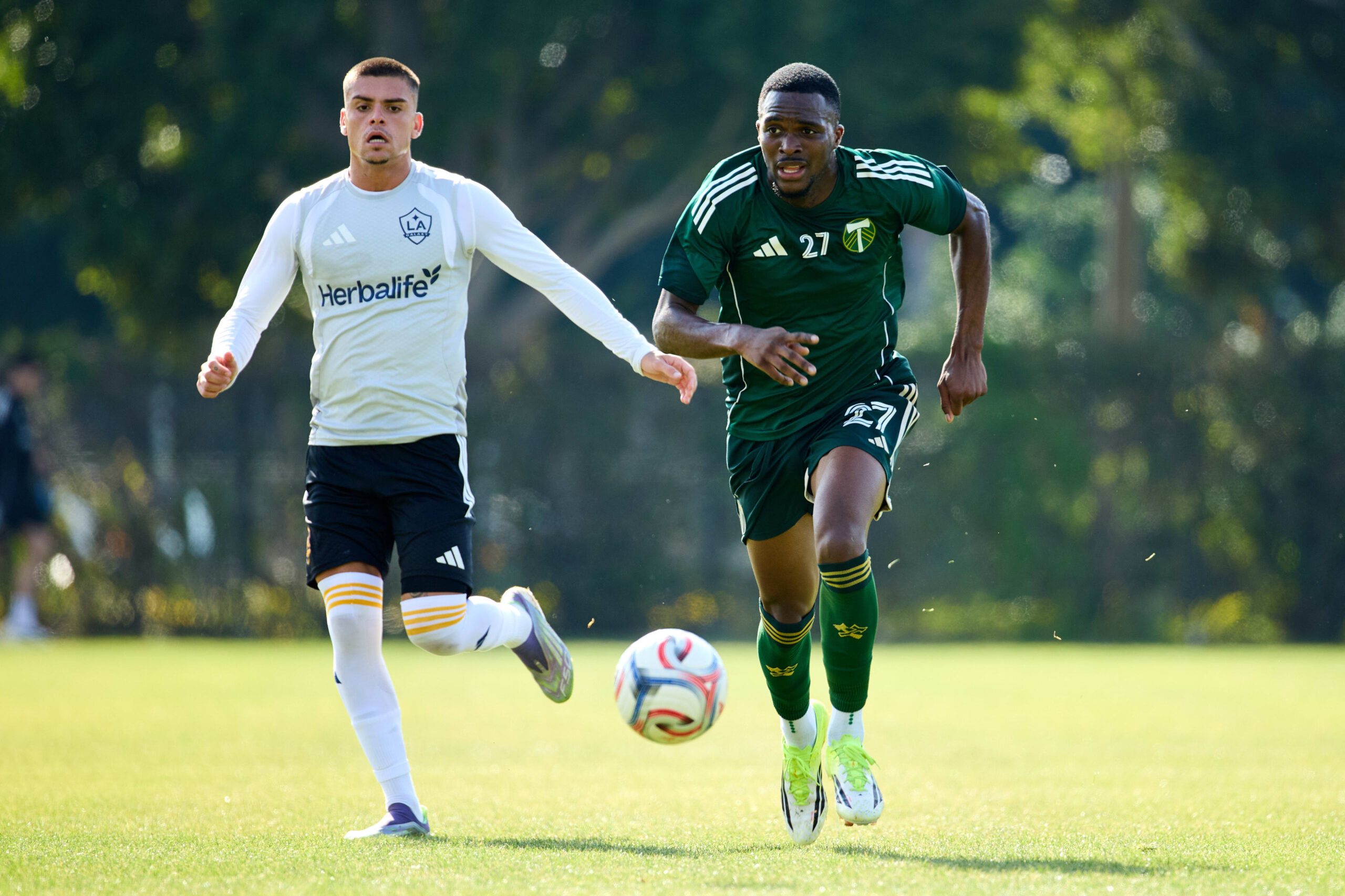 LA Galaxy derrota a Portland en partido de pretemporada
