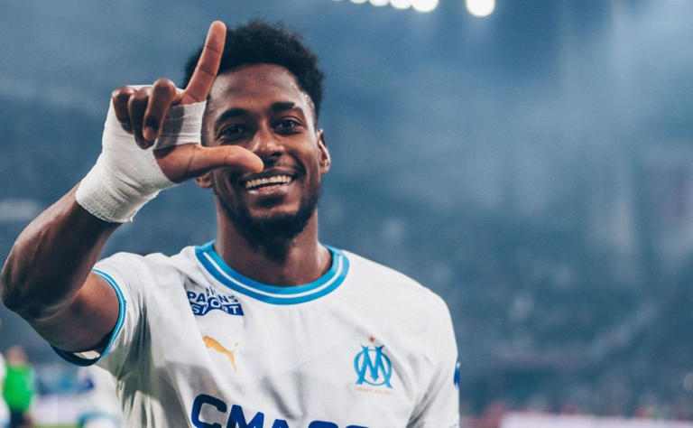 Figura del fútbol panameño abandona Francia para llegar a un gigante europeo