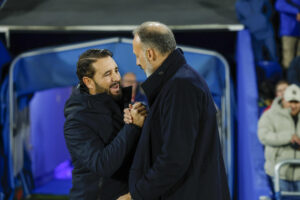 El técnico del Getafe, Pepe Bordalás (i), durante un partido de Laliga EA Sports disputado el pasado 9 de enero. EFE / Juanjo Martín.