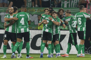 Los jugadores del Betis celebran un gol en la Liga Europa en esta temporada. EFE / Julio Muñoz.