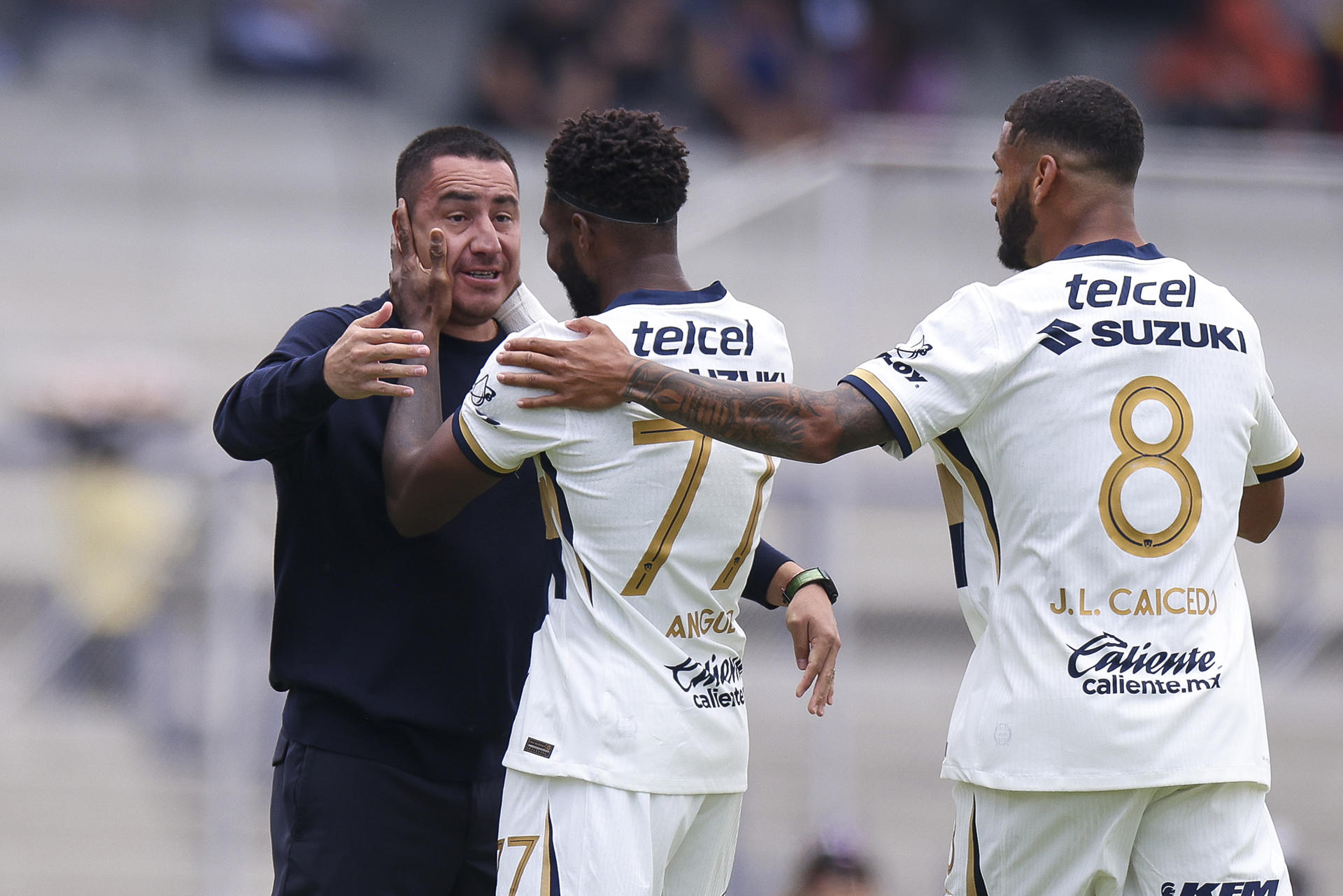 En Pumas no apresurarán adaptación del paraguayo Robert Morales y del brasileño Juninho