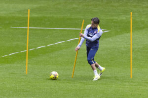 Giuliano Simeone, durante el entrenamiento de este sábado. EFE/Sergio Pérez