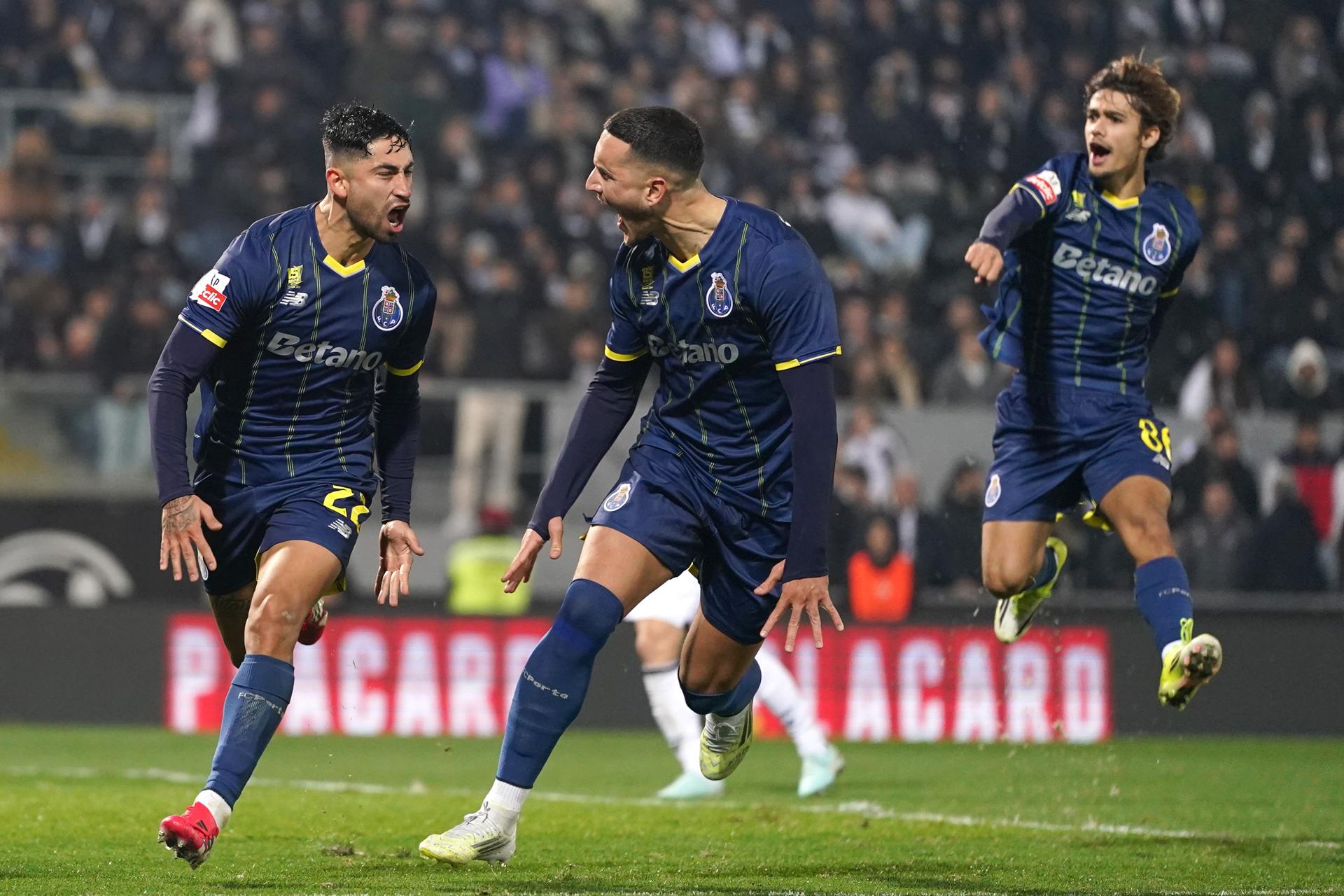 Un gol del argentino Varela da la victoria al Oporto en Guimarães