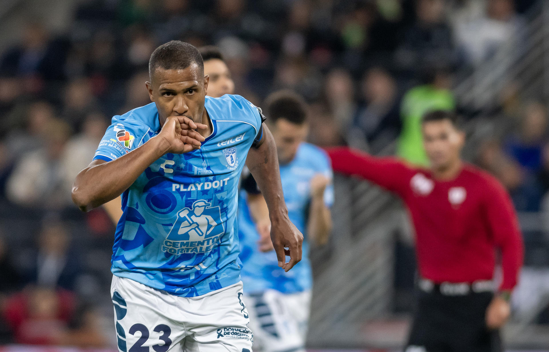 Pachuca confía en que el venezolano Salomón Rondón ayude a crecer a sus jóvenes talentos