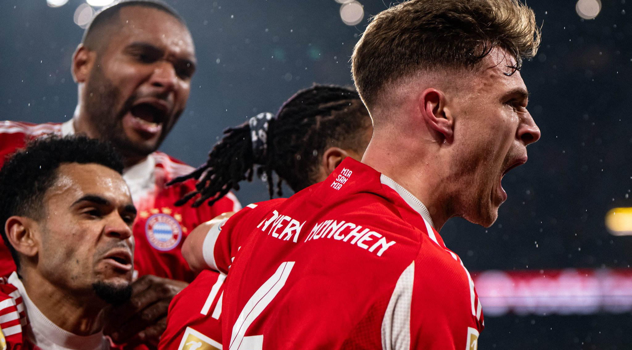 Colombiano Luis Díaz vislumbra primer título de la Bundesliga, tras derrotar al Dortmund fuera de casa