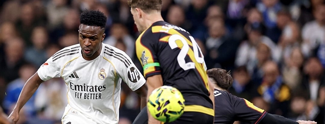 Con un gol del brasileño Vinicius Jr., el Real Madrid gana in extremis al Rayo Vallecano