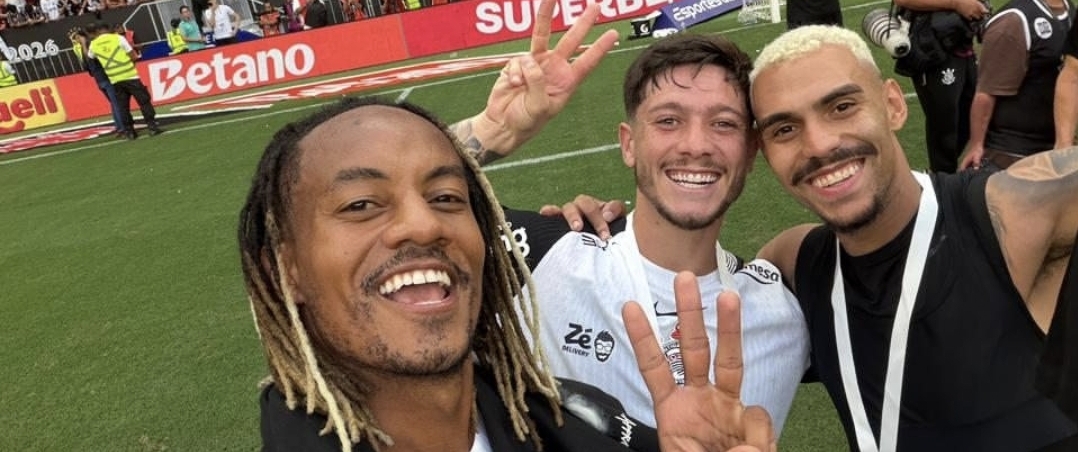 Peruano André Carrillo lidera a Corinthians para ganar la Supercopa tras 25 años