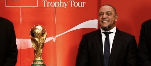 La leyenda brasileña Roberto Carlos, anfitrión de la Copa del Mundo en el Bernabéu