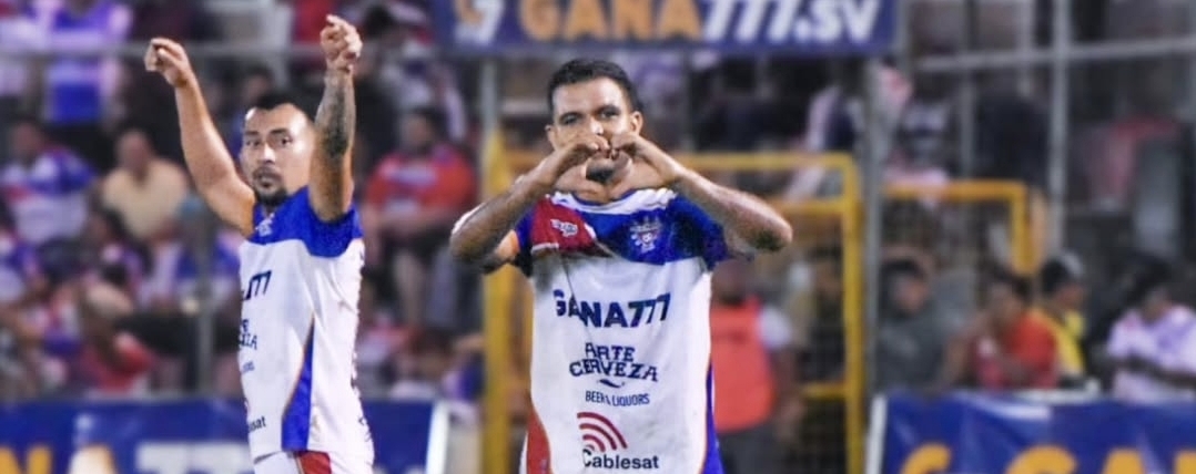 El cabeza a cabeza por el liderato en El Salvador, con sello brasileño