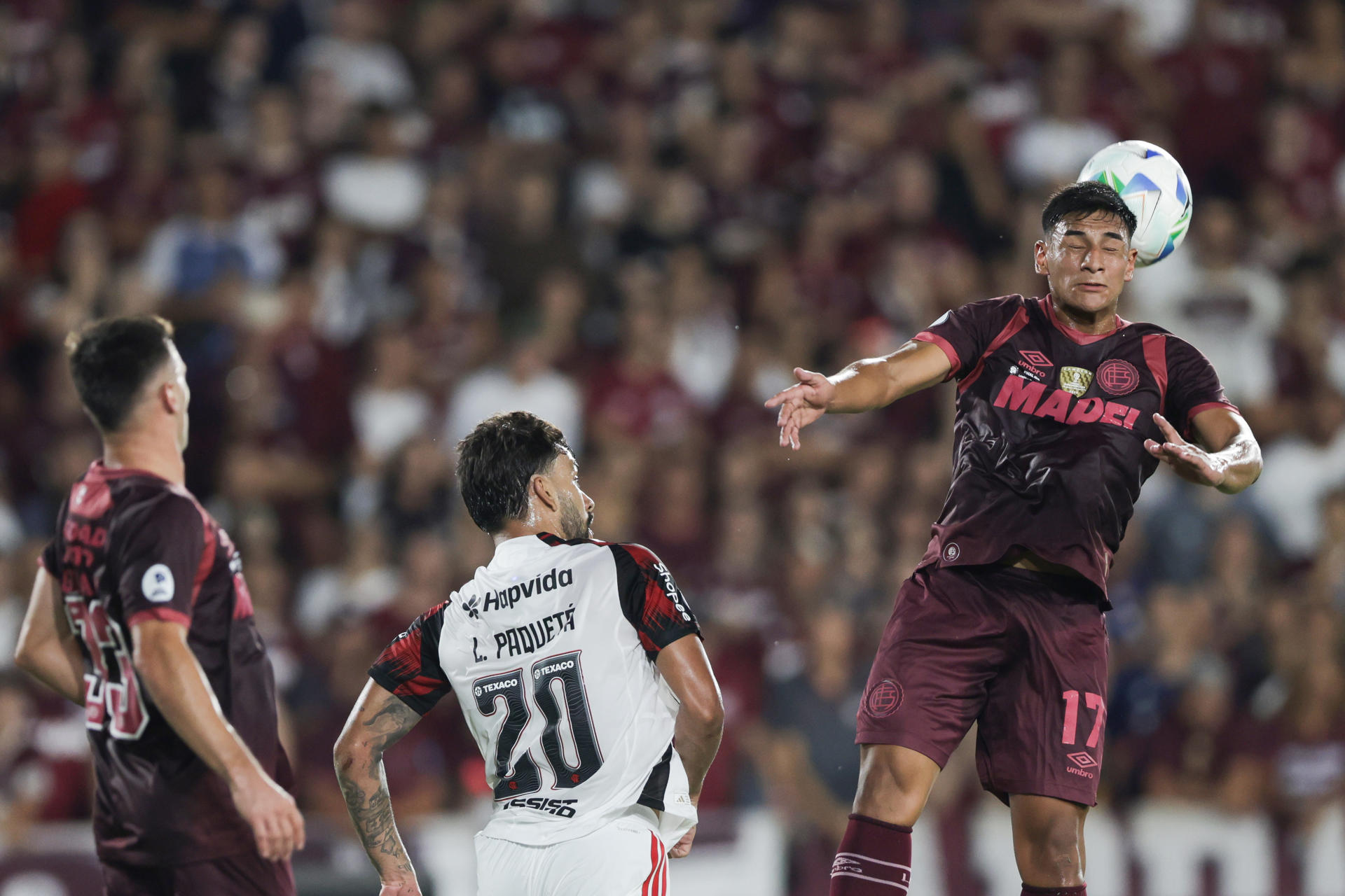 Lanús se impone por la mínima ante Flamengo y viaja a Río de Janeiro con ventaja