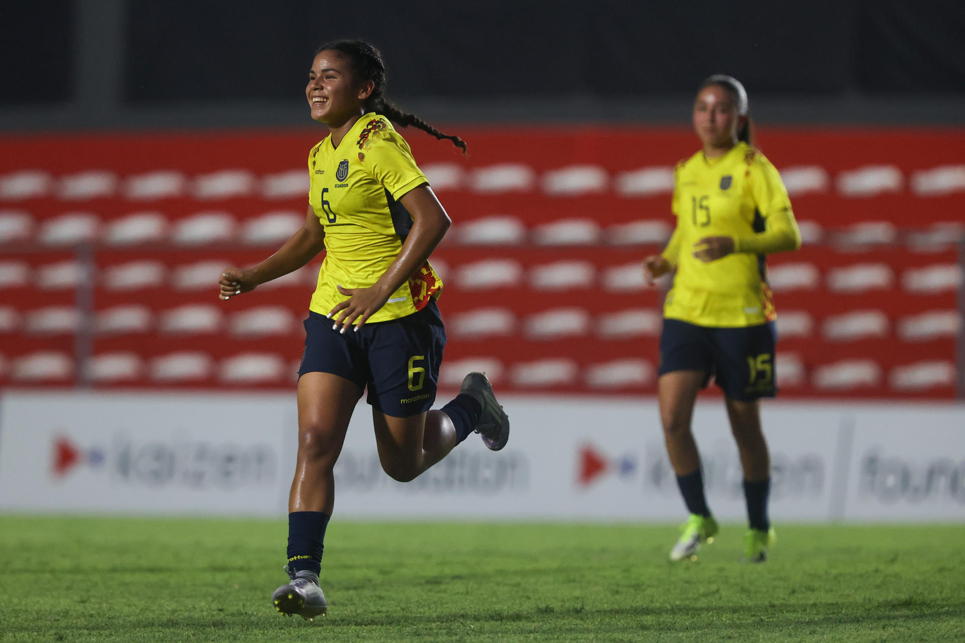 Argentina golea a una Perú que se complica y Ecuador elimina a Bolivia