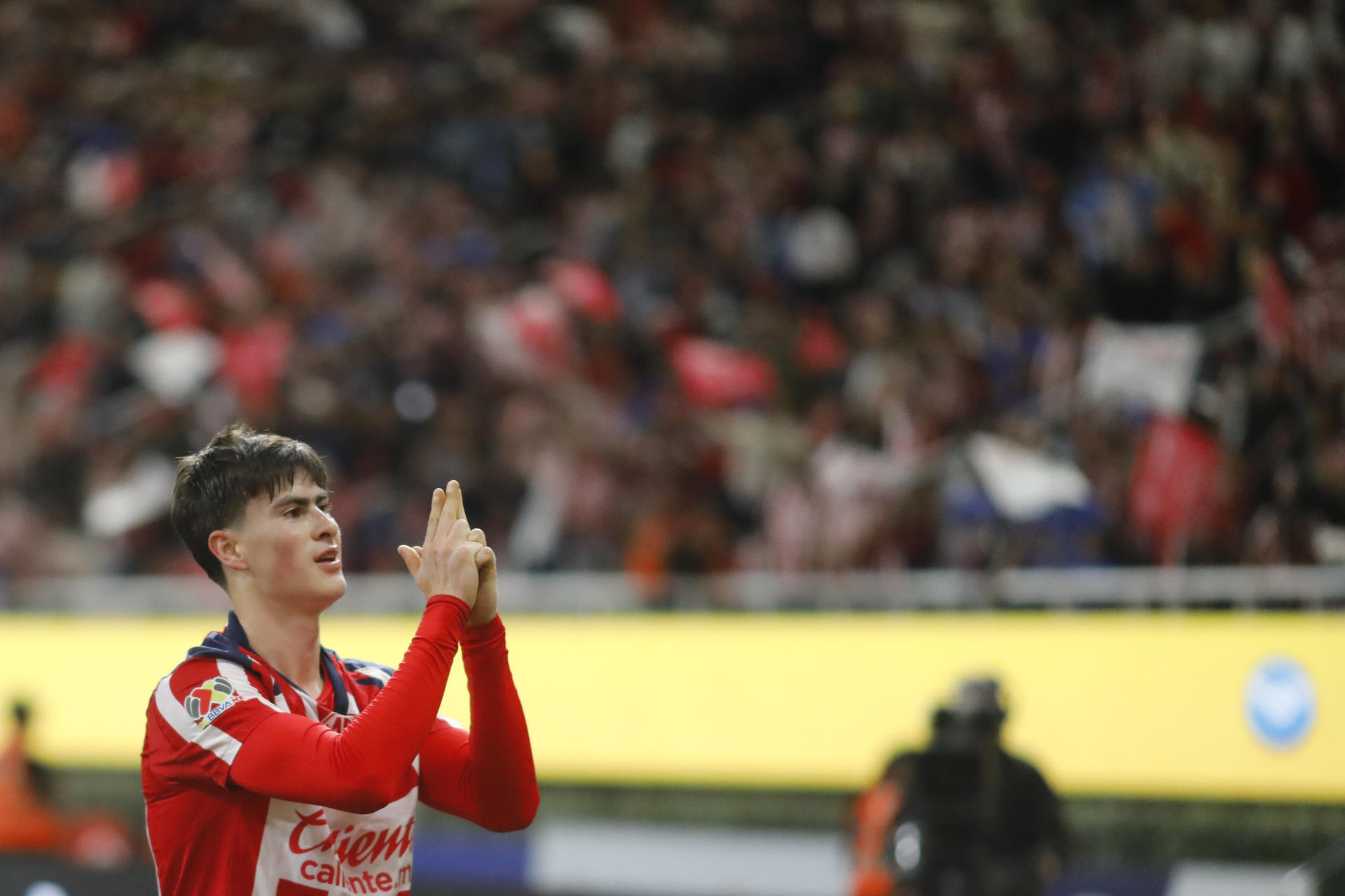 El mexicano Armando González despeja las dudas sobre su futuro en Chivas