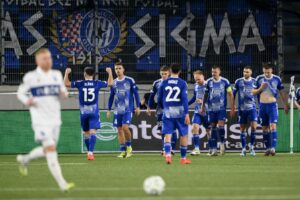 Los jugadores del Sigma Olomouc celebran el 1-2 ante el Lausana en la Liga Conferencia. EFE/EPA/LAURENT GILLIERON
