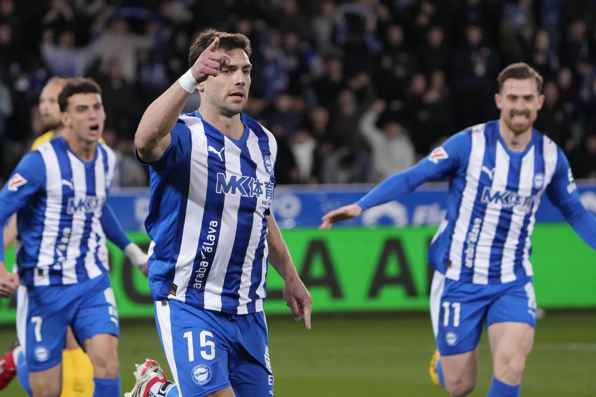 Alavés se impone en casa del descendido Oviedo, el argentino Tenaglia lidera la permanencia