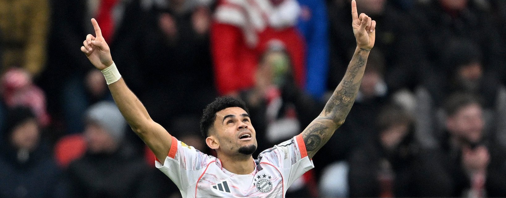 Colombiano Luis Díaz anota y se va expulsado, en un partido loco en Leverkusen