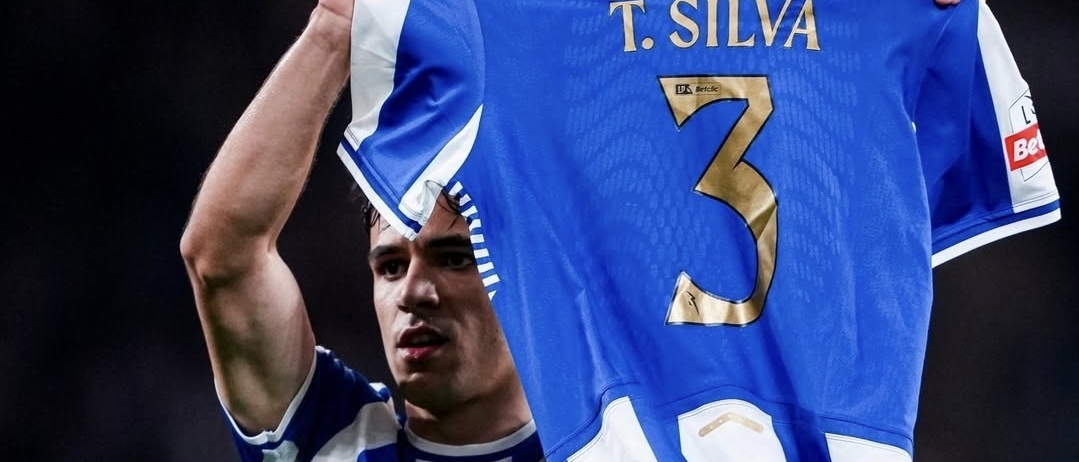 El Porto anota tres en la liga lusa y homenajea a la madre fallecida del brasileño Thiago Silva