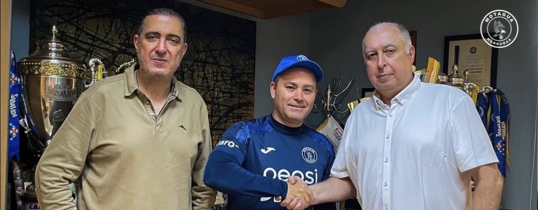 Entrenador español del Motagua, renovado por dos años en Honduras