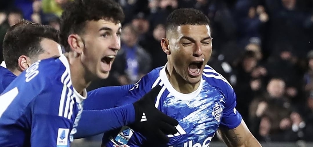 Los argentinos Perrone y Paz vuelan, el Como se consolida en zona Champions