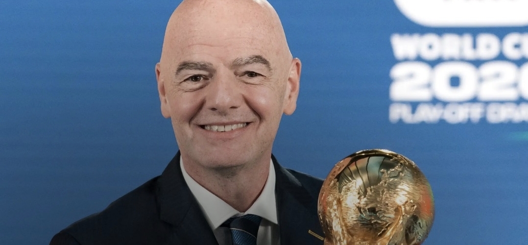 Presidente de la FIFA declara admirar a Ciudad de México por su valor en el fútbol