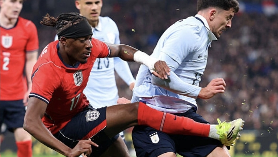 Lateral de Uruguay, Piquerez, será operado, tras sufrir esguince de tobillo ante Inglaterra