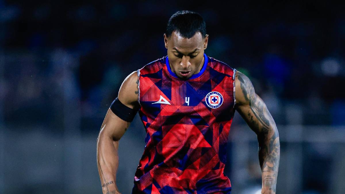 El colombiano Willer Ditta de héroe a villano en Cruz Azul