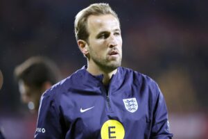 Fotografía de Toms Kalnins, en la que puede verse en una imagen de archivo del 14 de octubre de 2025 al delantero inglés Harry Kane. EFE