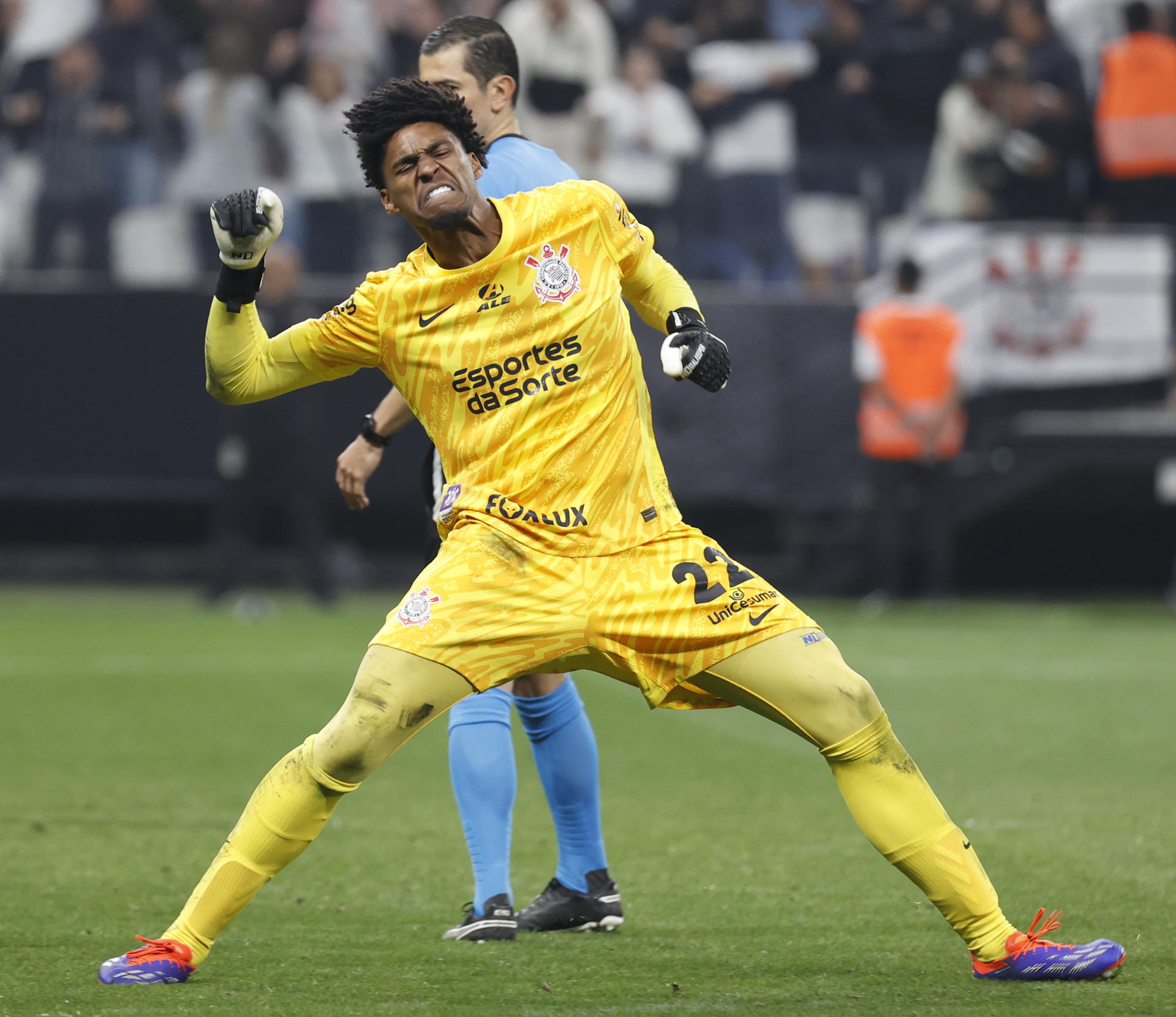 El portero Hugo Souza es convocado por Ancelotti para los amistosos de Brasil tras lesión de Alisson