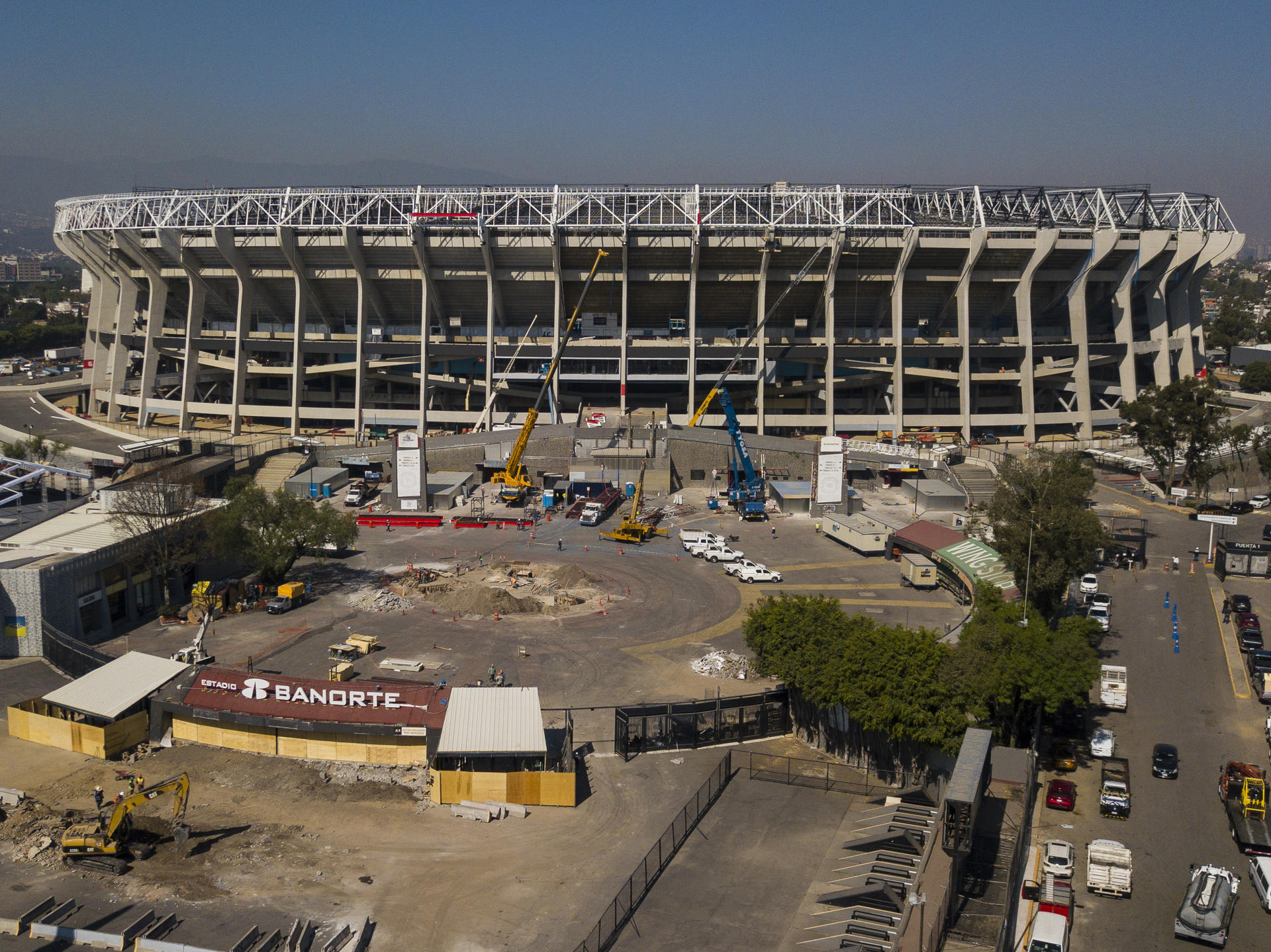 A dos meses del Mundial, Ciudad de México sufre preparativos entre polvo y vibraciones