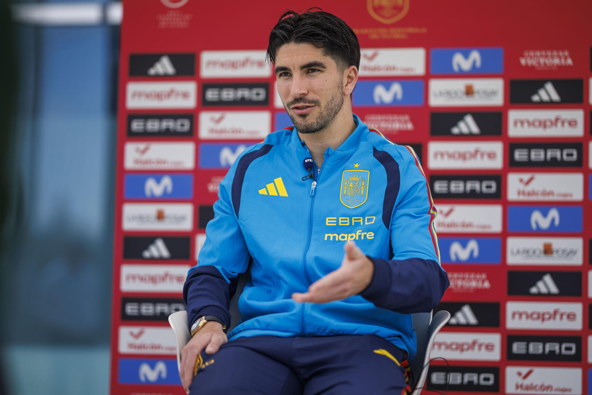 El centrocampista de la Real Sociedad Carlos Soler, durante la entrevista con la Agencia EFE. EFE/ Rodrigo Jiménez
