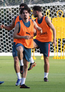 Vítor Machado Ferreira de Portugal, participan durante una sesión de entrenamiento este jueves, previo a un juego amistoso contra la Selección de México en el balneario de Cancún (México). EFE/Alonso Cupul