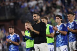 El entrenador del Como, Cesc Fabregas , durante un partido de la Serie A. EFE/EPA/MATTEO BAZZI