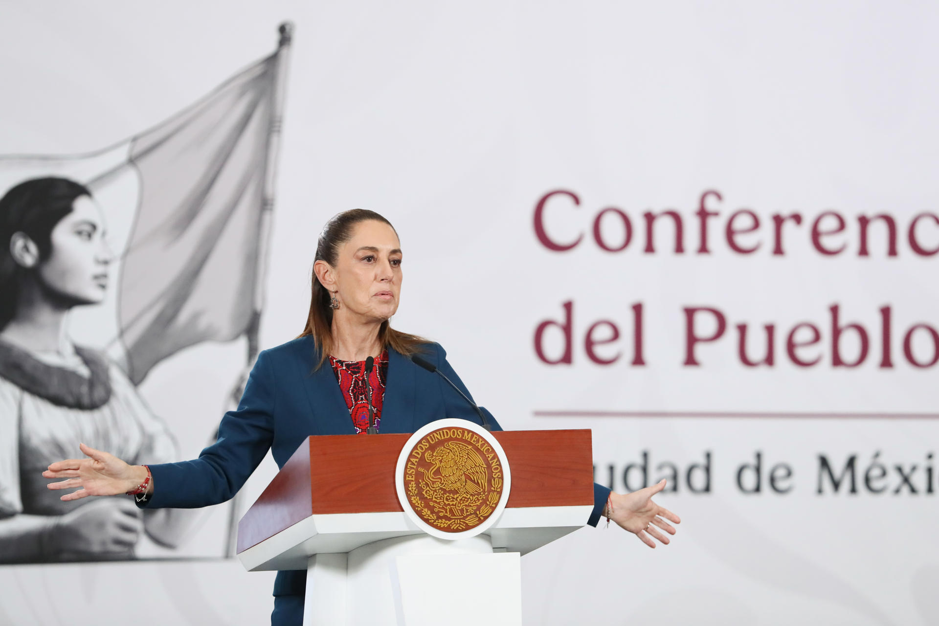 La presidenta de México, Claudia Sheinbaum, habla durante una rueda de prensa este miércoles, en el Palacio Nacional de la Ciudad de México (México). EFE/ Mario Guzmán