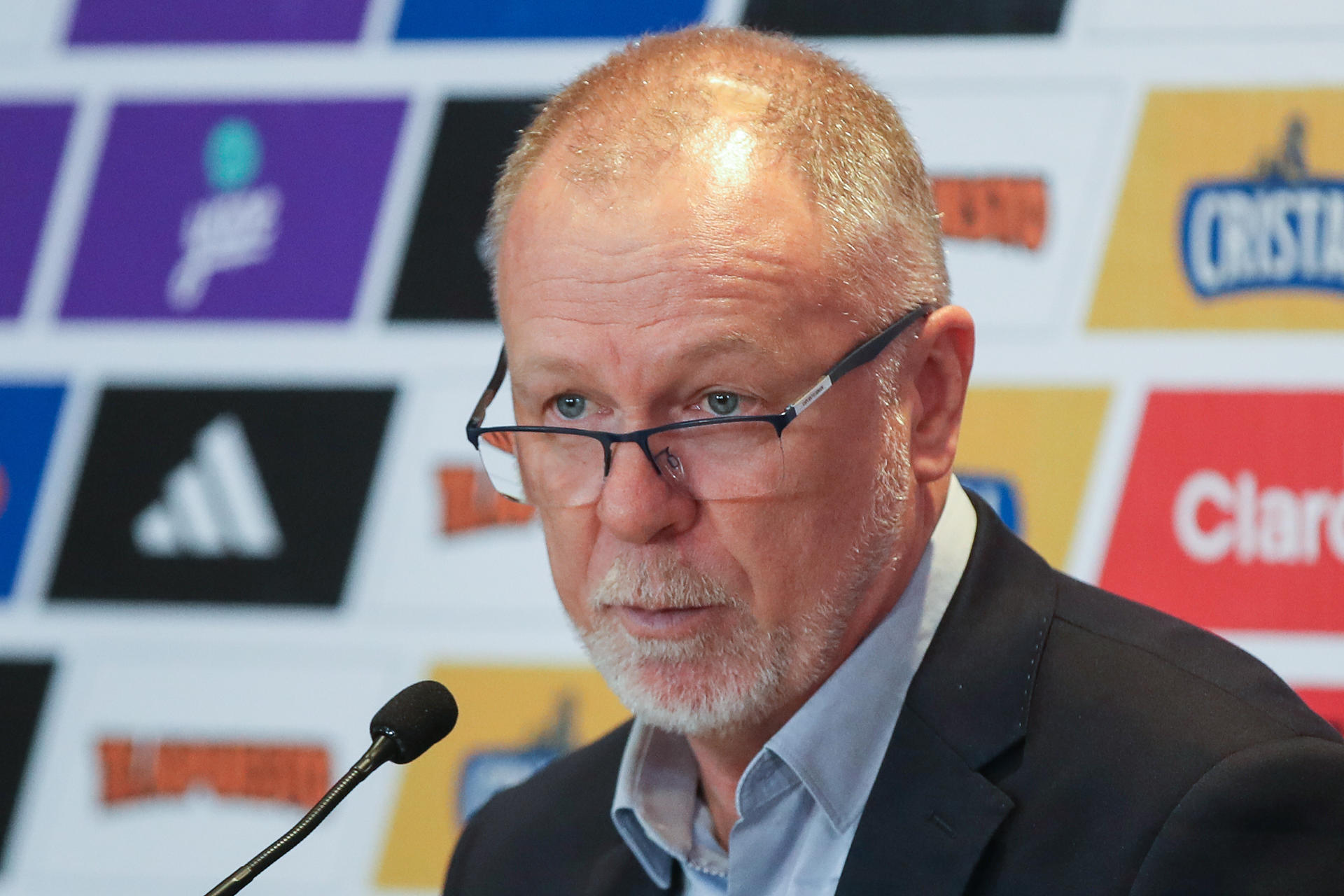 El seleccionador de Perú, el brasileño Mano Menezes, advirtió este lunes en Lima que la formación de Senegal planteará "un reto bastante difícil" para la Bicolor ste 28 de marzo en París. EFE/ Paolo Aguilar
