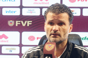 El seleccionador de Venezuela, Oswaldo Vizcarrondo, durante una rueda de prensa en Caracas. EFE/Miguel Gutiérrez