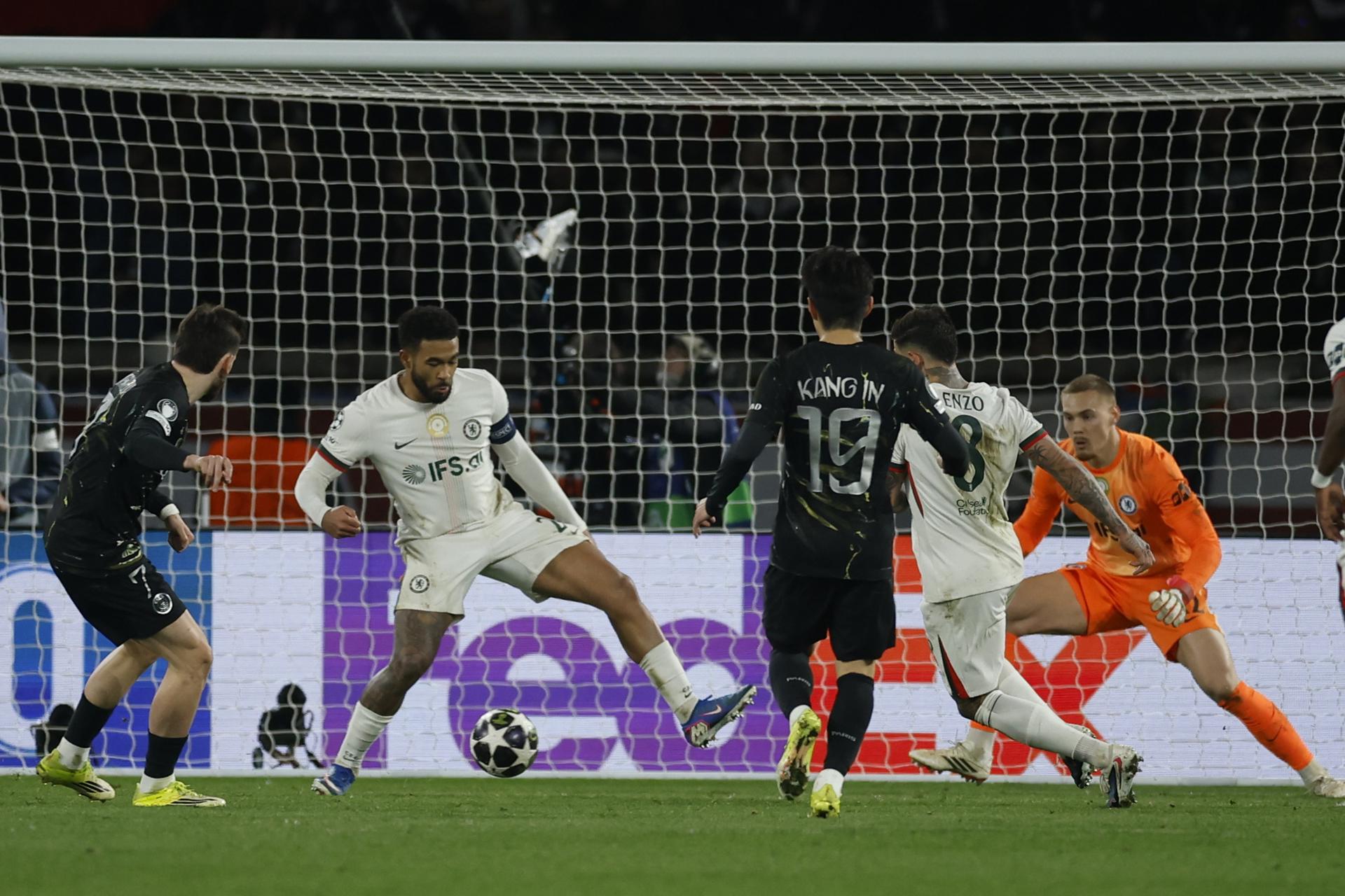 El argentino Fernández anota en la derrota del Chelsea ante el PSG