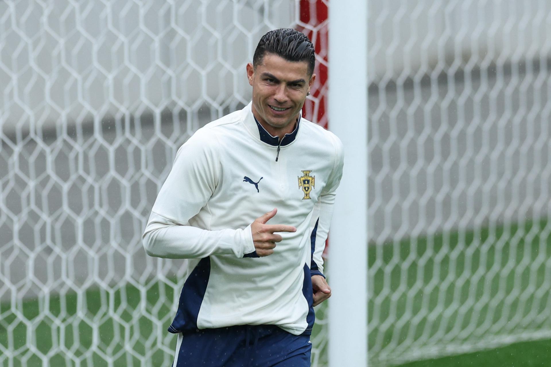 Hinchas de México, decepcionados por no tener en el Azteca a Cristiano Ronaldo ni a Messi