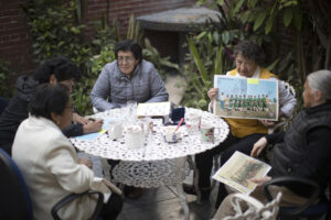 Las exjugadoras de fútbol, María de la Luz Hernández Martha Coronado, Irma Chávez, Bertha Orduña y Silvia Zaragoza participan en en una entrevista con EFE este jueves, en Ciudad de México (México). EFE/Isaac Esquivel