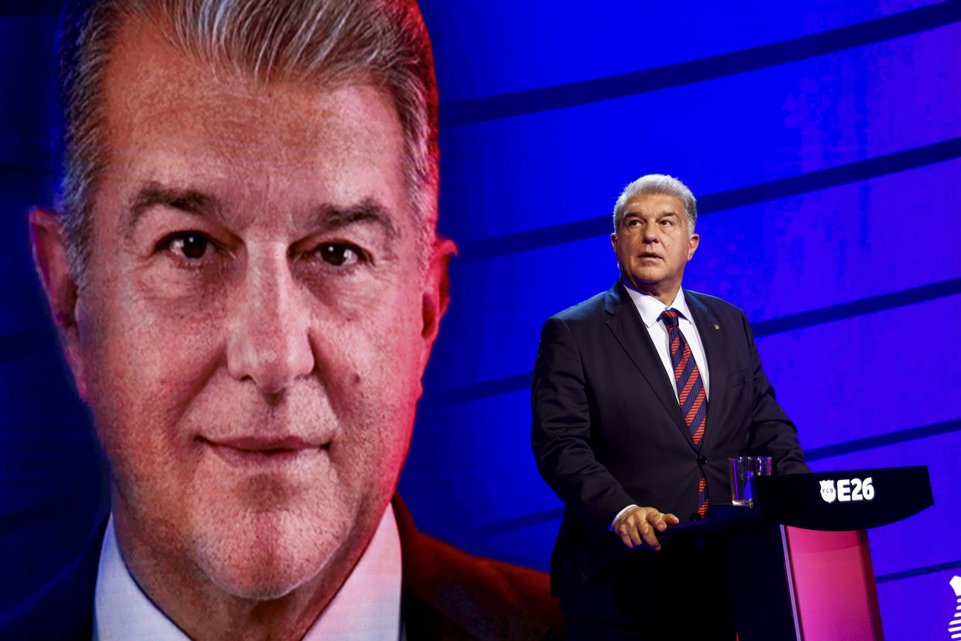 El candidato a las elecciones del FC Barcelona, Joan Laporta, antes del segundo y último debate electoral organizado este jueves por la Corporació Catalana de Mitjans Audiovisuals. EFE/Quique García 