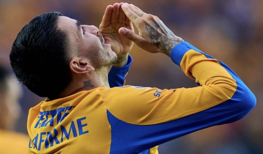 Tigres goleó a Chivas en Guadalajara, con un argentino Ángel Correa brillante