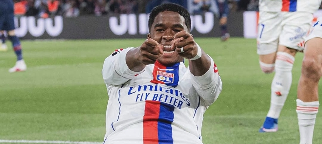 Brasilero Endrick brilla en el Parque de los Príncipes y el Lyon derrota al PSG