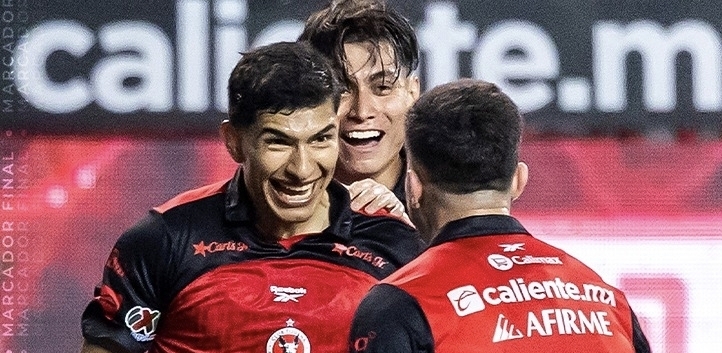 Xolos de Tijuana, dirigidos por uruguayo Sebastián Abreu, vencen a Tigres en el regreso de Liga MX